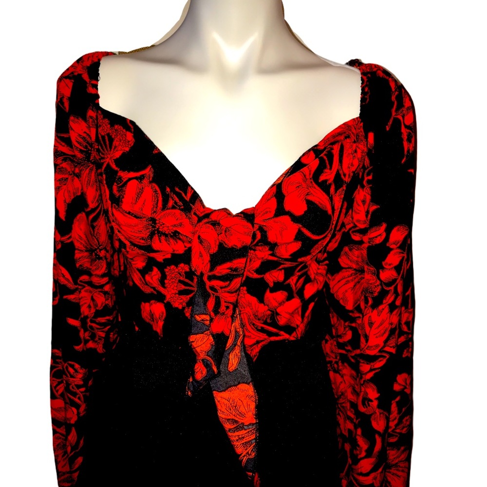 Black and Red crop top with flares sleeves